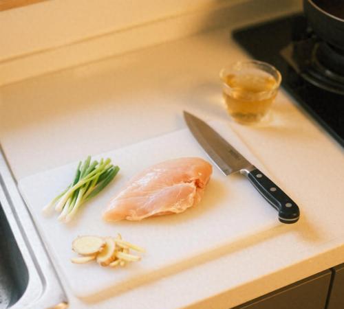 準備炸雞柳食材